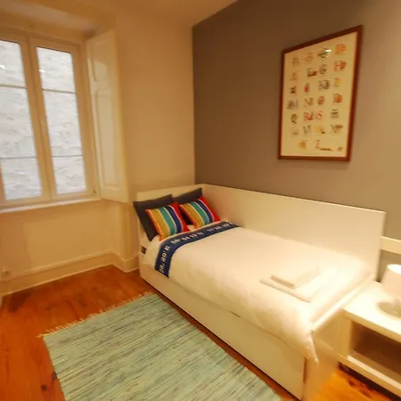 Modern Vintage With Terrace Apartment Lissabon